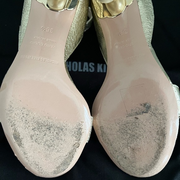 Nicholas Kirkwood gold sandals with pearl - Picture 5 of 10